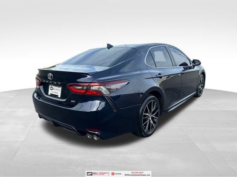 Used 2021 Toyota Camry SE image 5