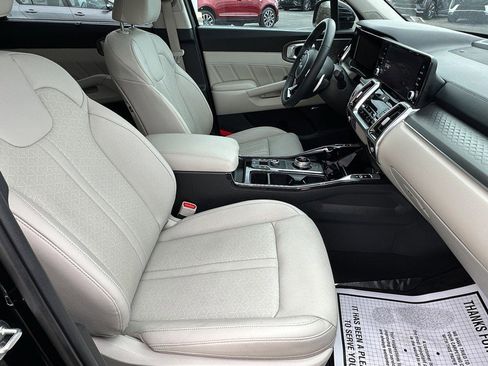 Used 2023 Kia Sorento SX Prestige image 19