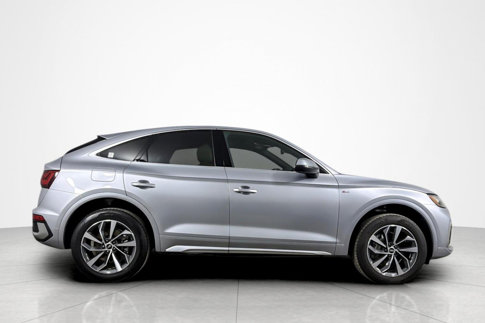 Used 2023 Audi Q5 2.0T Premium Plus w/ Premium Plus Package AWD/4WD image 6