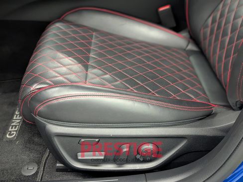 Used 2022 Genesis G70 3.3T RWD image 29