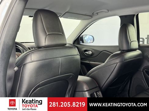 Used 2022 Jeep Cherokee Trailhawk w/ Trailer Tow Group image 16