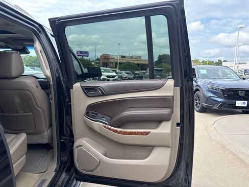 Used 2016 Chevrolet Suburban LTZ AWD/4WD image 32