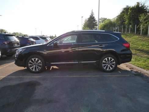 Used 2019 Subaru Outback 2.5i Touring AWD/4WD image 4
