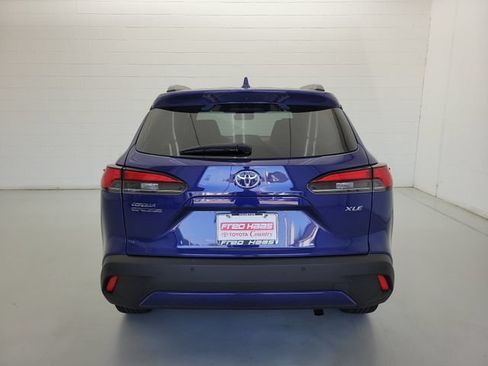 Used 2023 Toyota Corolla Cross XLE w/ Convenience Package FWD image 6