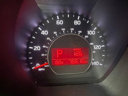 Used 2014 Kia Soul + FWD image 9