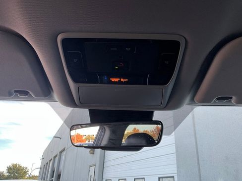 Used 2025 Toyota Grand Highlander FWD image 17