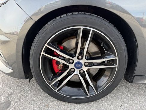 Used 2017 Ford Focus ST image 10