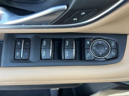 Used 2023 Chevrolet Tahoe Premier image 13