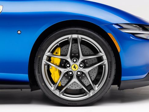 Used 2026 Ferrari Roma Spider RWD image 21