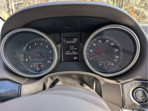 Used 2012 Jeep Grand Cherokee Laredo w/ Laredo E Group image 15