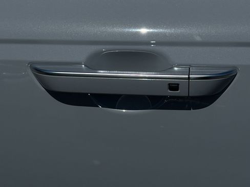 New 2026 Kia Carnival EX FWD image 24
