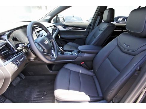 New 2025 Cadillac XT6 Premium Luxury w/ Technology Package image 6