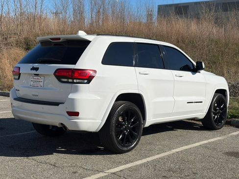 Used 2018 Jeep Grand Cherokee Altitude image 8