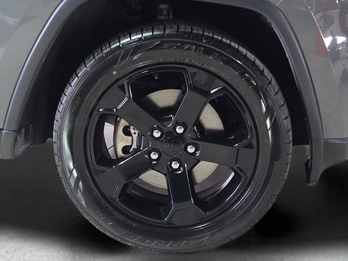Used 2021 Jeep Grand Cherokee Freedom Edition AWD/4WD image 9