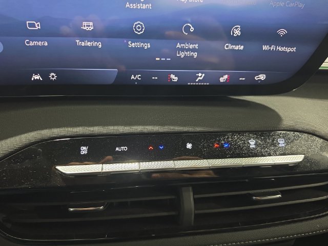 Used 2026 Buick Enclave Sport Touring AWD/4WD image 10