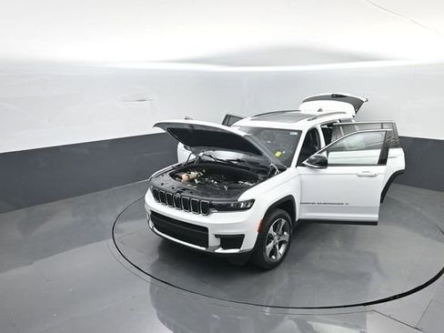 Used 2023 Jeep Grand Cherokee L Limited w/ Luxury Tech Group II AWD/4WD image 41