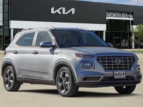Used 2022 Hyundai Venue SEL image 8
