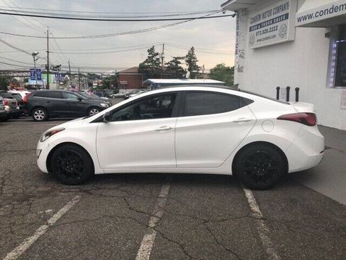 Used 2014 Hyundai Elantra SE image 5