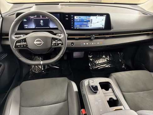 Used 2025 Nissan Ariya AWD image 9