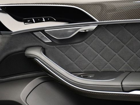 Used 2025 Audi S8 image 43
