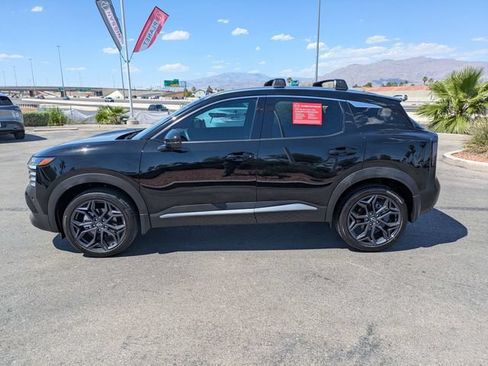 Certified 2025 Nissan Kicks SR FWD image 15
