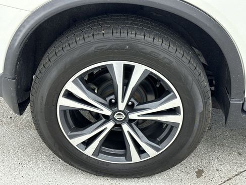 Used 2017 Nissan Rogue SL w/ SL Premium Package image 50