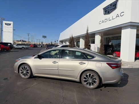 Used 2018 Toyota Avalon XLE Premium image 8