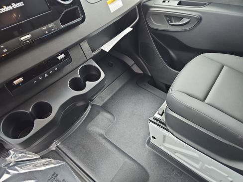 New 2026 Mercedes-Benz Sprinter 2500 image 25