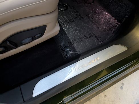 Used 2025 Porsche Macan Electric image 23