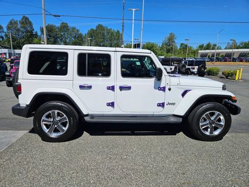 Used 2021 Jeep Wrangler Unlimited Sahara w/ Uconnect 4C Nav & Sound Group AWD/4WD image 6