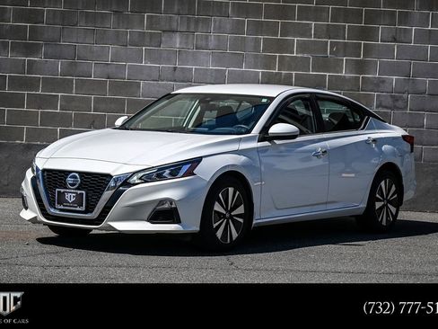 Used 2022 Nissan Altima 2.5 SV image 1