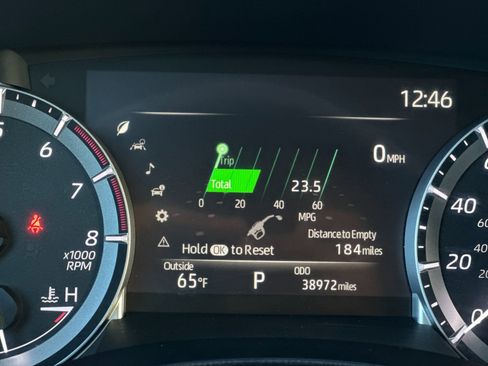 Used 2024 Toyota Highlander LE image 29