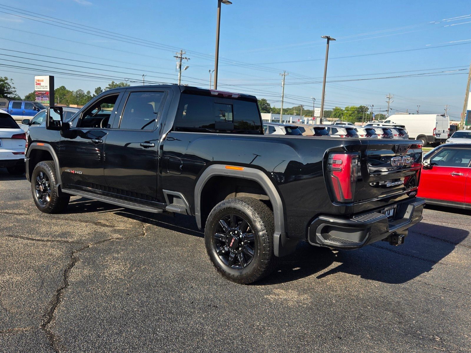 Used 2024 GMC Sierra 2500 AT4 w/ AT4 Premium Plus Package AWD/4WD image 9