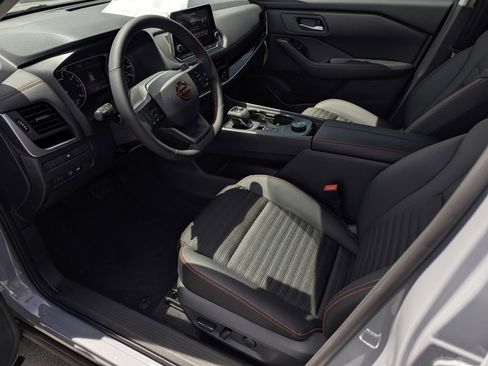 New 2026 Nissan Rogue SV AWD/4WD image 9