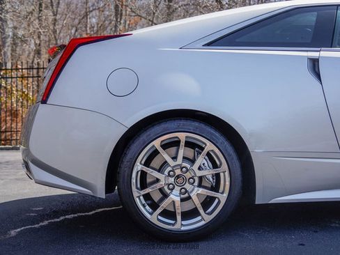 Used 2011 Cadillac CTS V w/ Wood Trim Package image 10