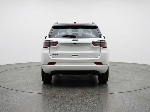 Used 2025 Jeep Compass Trailhawk AWD/4WD image 6