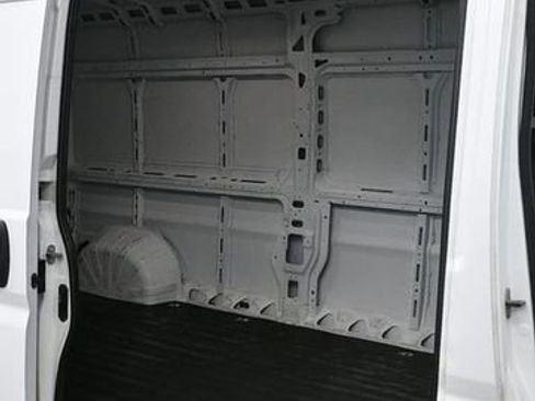 Used 2024 RAM ProMaster 2500 w/ Convenience Group FWD image 11