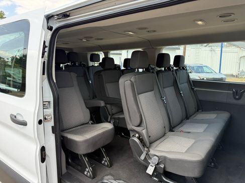Used 2023 Ford Transit 350 XLT RWD image 5