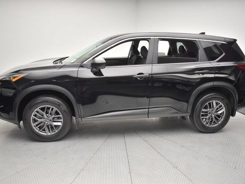 Used 2023 Nissan Rogue S AWD/4WD image 8