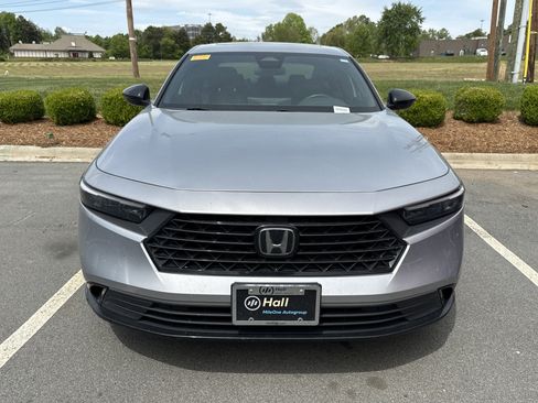 Used 2024 Honda Accord Sport image 3