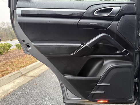 Used 2018 Porsche Cayenne Platinum Edition image 48