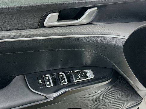 Used 2025 Kia K5 LXS image 15