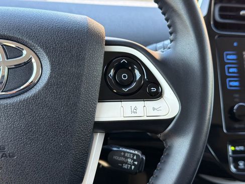 Used 2018 Toyota Prius Three Touring FWD image 16