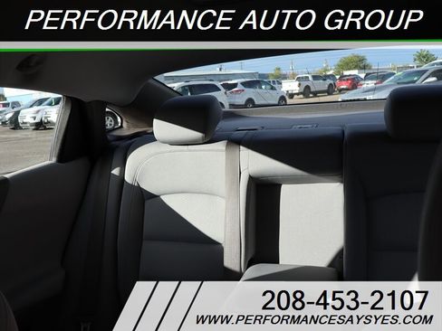 Used 2022 Chevrolet Malibu LT image 9
