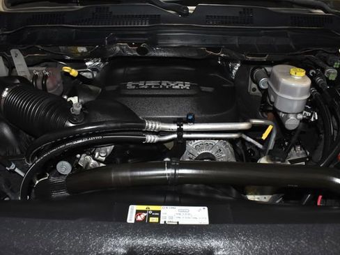 Used 2018 RAM 2500 Tradesman w/ Chrome Appearance Group image 12