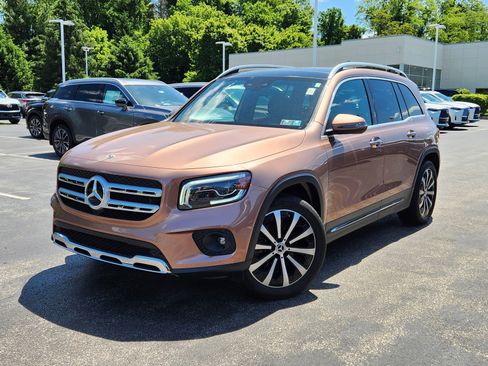 Used 2022 Mercedes-Benz GLB 250 4MATIC image 1