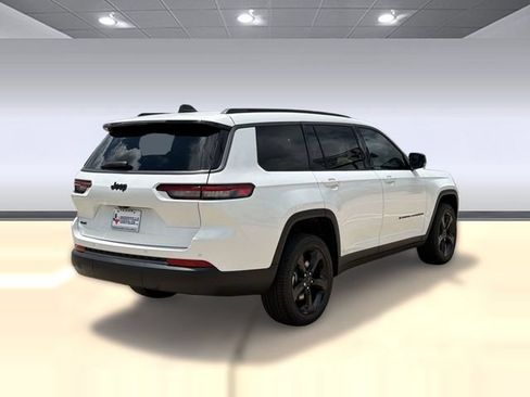 New 2026 Jeep Grand Cherokee L Limited w/ Limited Altitude Package AWD/4WD image 9