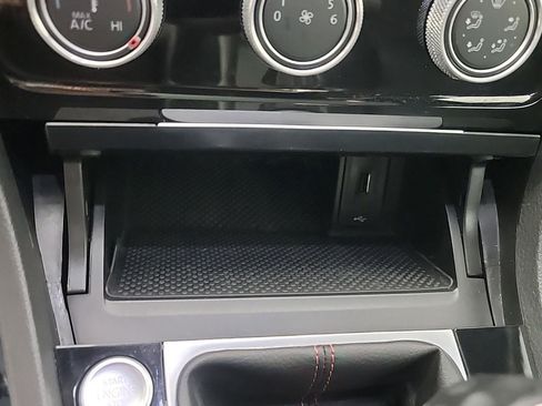 Used 2020 Volkswagen GTI SE image 36