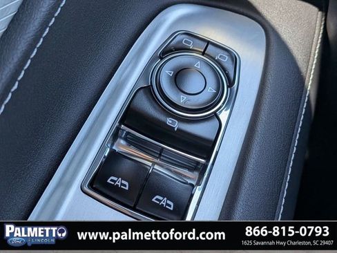 Used 2023 Chevrolet Corvette Stingray Preferred Cpe w/ Z51 Performance Package RWD image 23