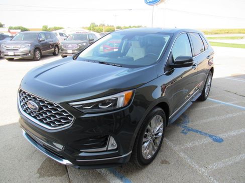 Used 2024 Ford Edge Titanium w/ Titanium Elite Package image 3